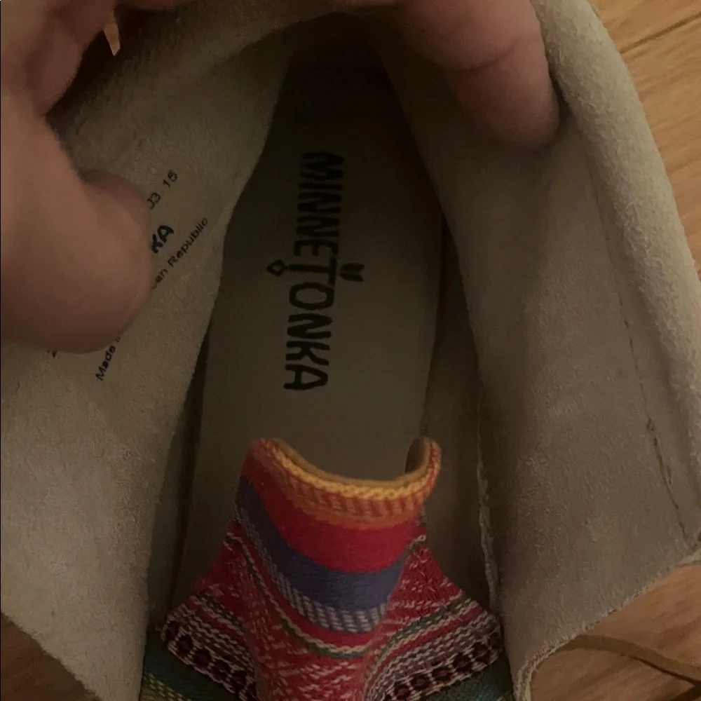 Minnetonka Suede Fringe Moccasin Booties - Kids Size 4 (Fits Women's 5.5-6)